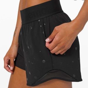 ❌SOLD❌ LULULEMON POCO LOGO HOTTY HOT 4”